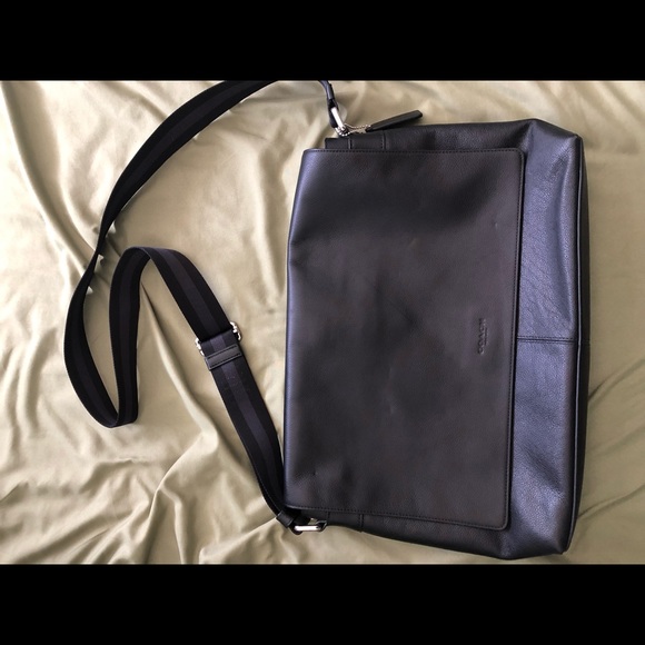Coach Messenger Bag Men’s - Picture 3 of 4